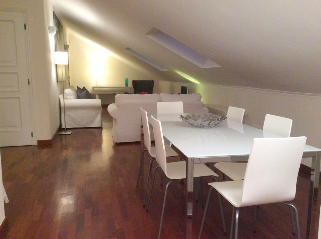 Apartment La Mansarda 알바 객실 사진