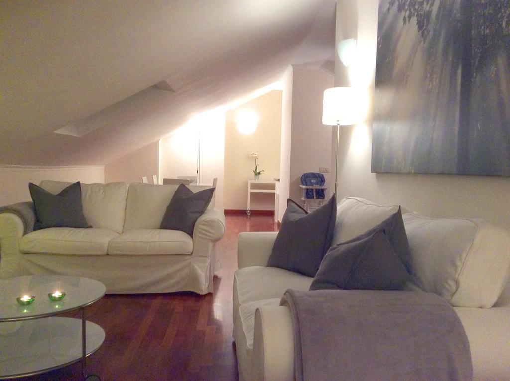 Apartment La Mansarda 알바 객실 사진