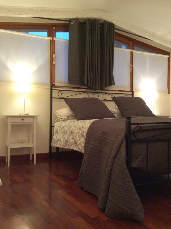 Apartment La Mansarda 알바 객실 사진